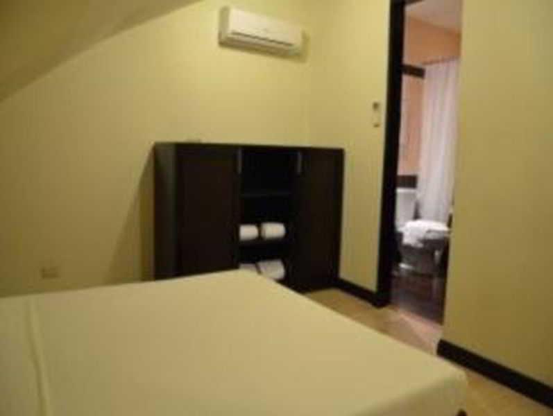 Lancaster Hotel Cebu Lapu-Lapu City Esterno foto